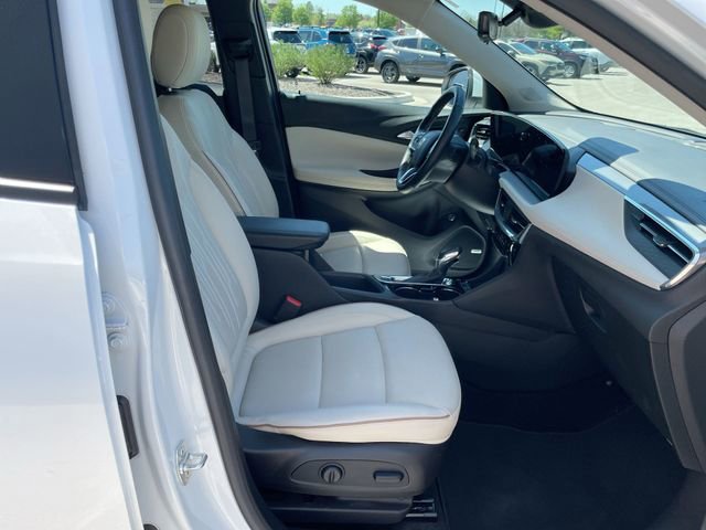 Used 2024 Buick Encore GX Avenir w/ Avenir Technology Package image 17