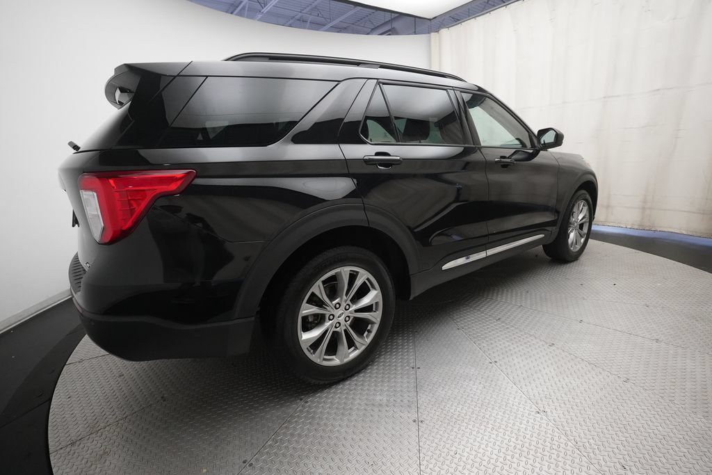 Used 2023 Ford Explorer XLT w/ Equipment Group 202A AWD/4WD image 37