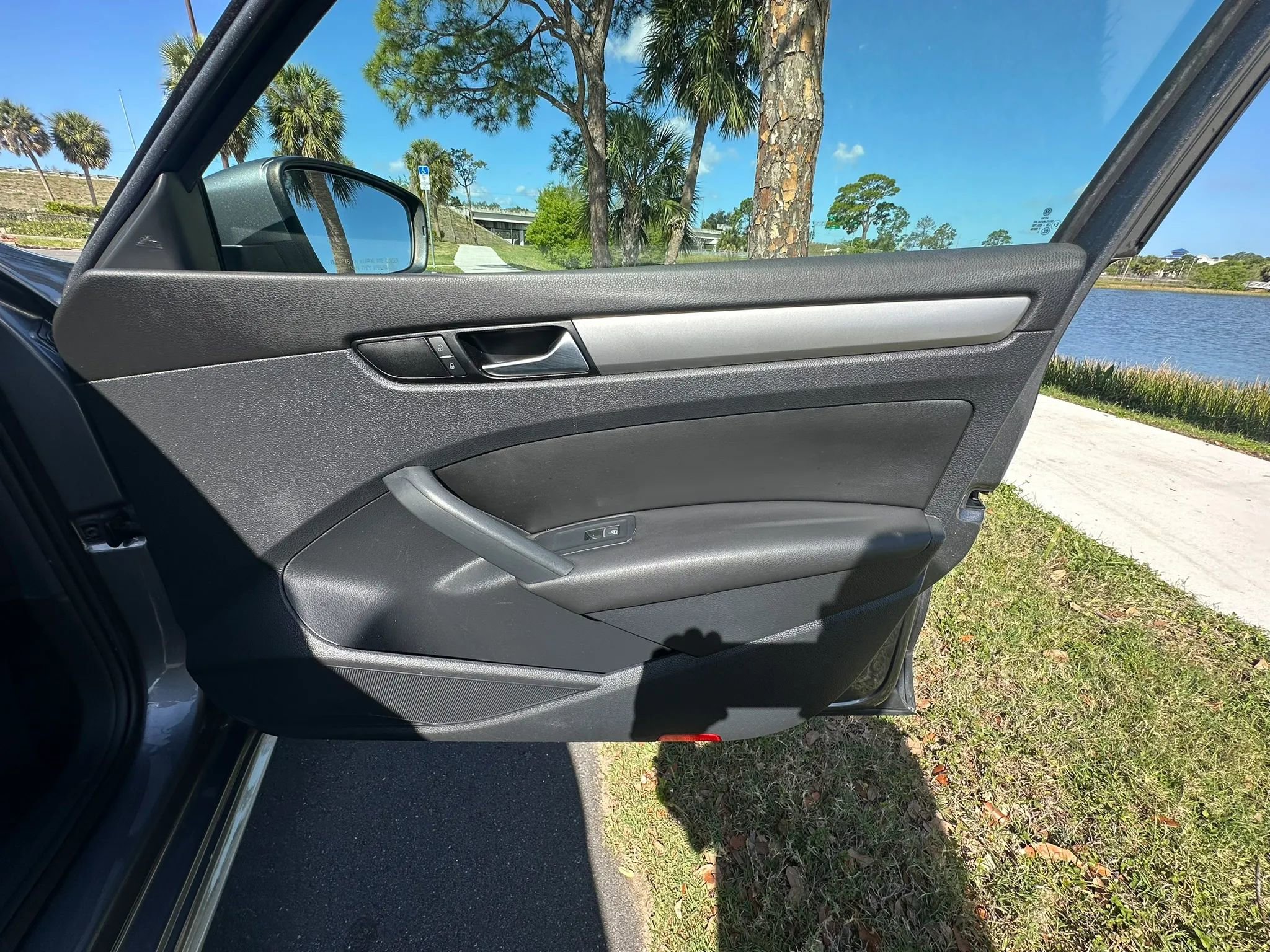 Used 2014 Volkswagen Passat 1.8T Wolfsburg Edition image 18