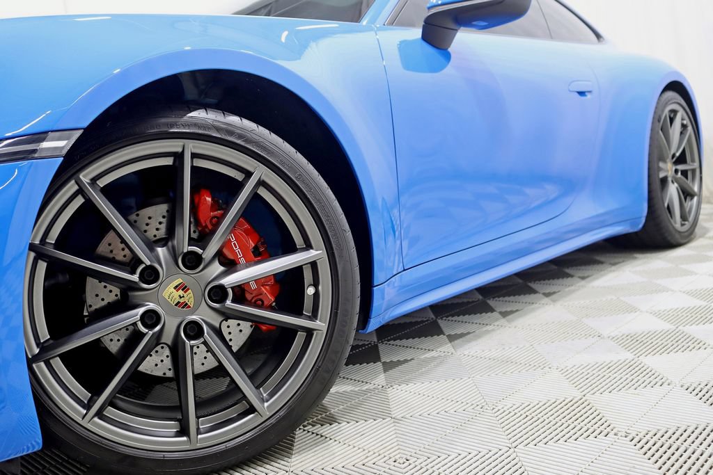 Used 2022 Porsche 911 Carrera RWD image 4