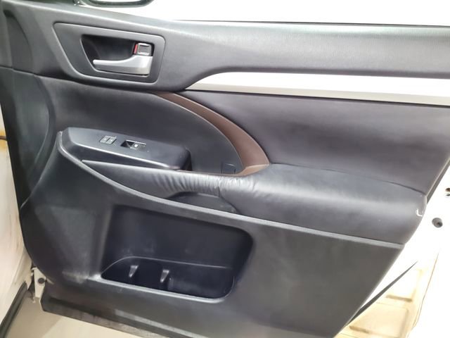 Used 2016 Toyota Highlander XLE image 44