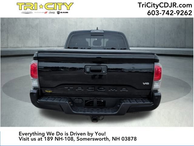 Used 2020 Toyota Tacoma TRD Sport w/ TRD Premium Sport Package image 4