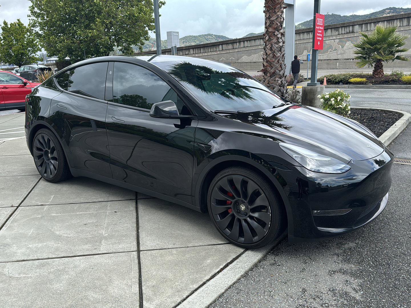 Used 2024 Tesla Model Y Performance image 4