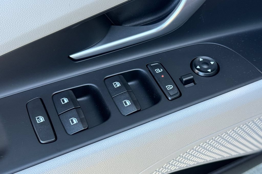 New 2026 Hyundai Elantra Limited FWD image 11