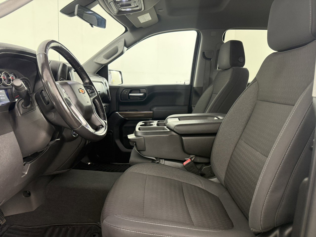 Used 2020 Chevrolet Silverado 1500 LT w/ All-Star Edition image 14