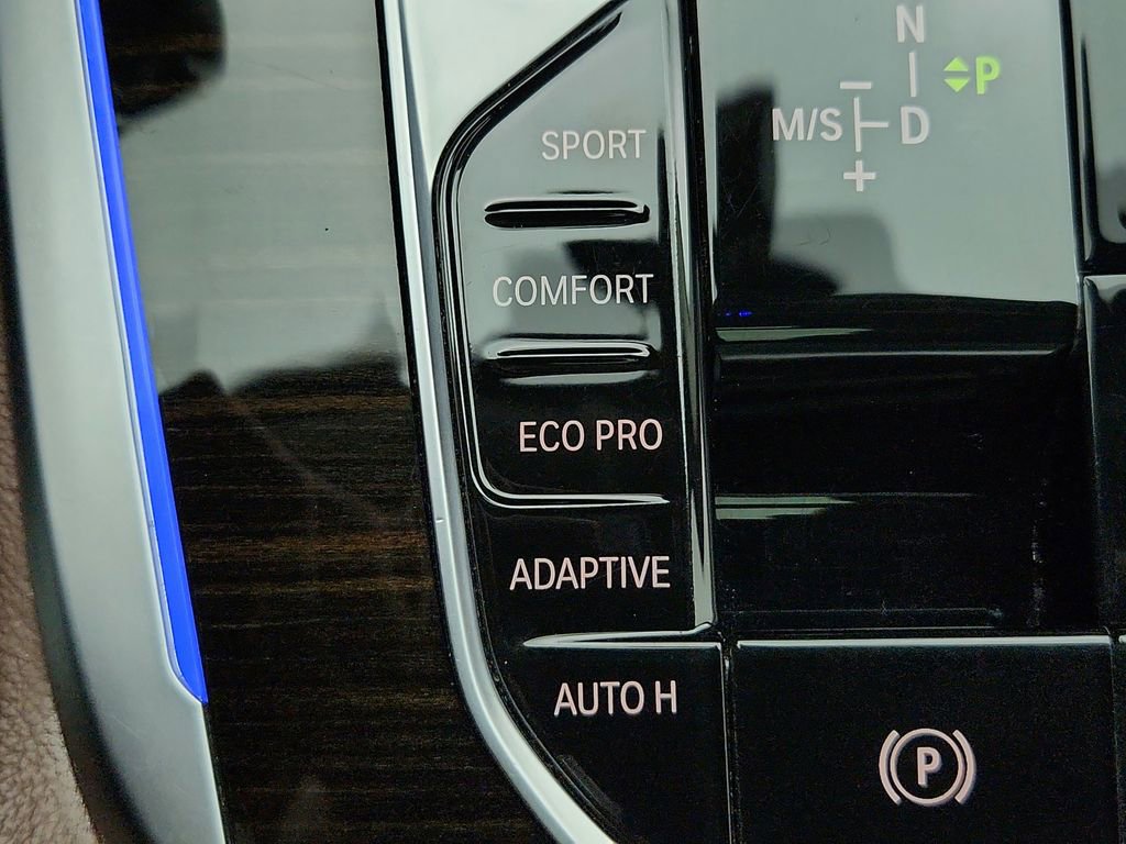 Used 2019 BMW X7 xDrive40i w/ Luxury Seating Package image 25