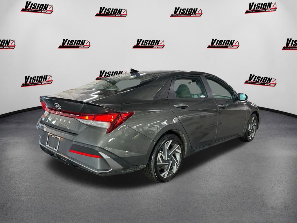 Certified 2025 Hyundai Elantra Sport image 5
