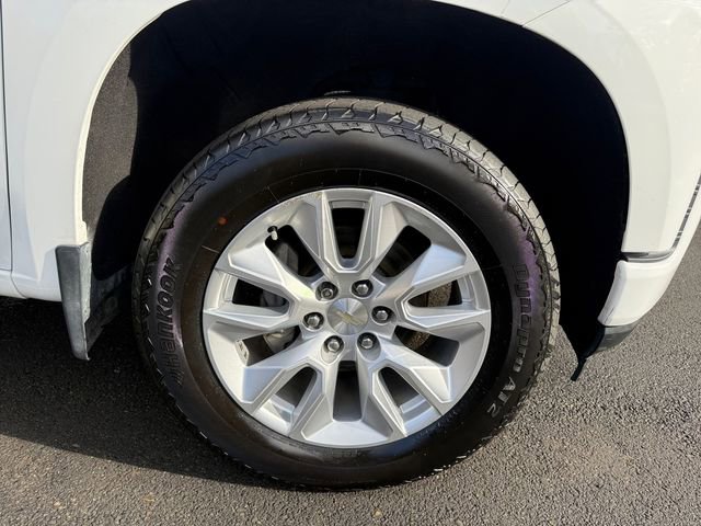 Used 2019 Chevrolet Silverado 1500 Custom w/ Custom Value Package AWD/4WD image 18