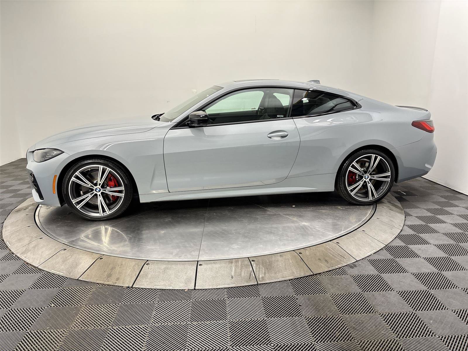 Used 2023 BMW 430i xDrive Coupe w/ M Sport Package AWD/4WD image 16