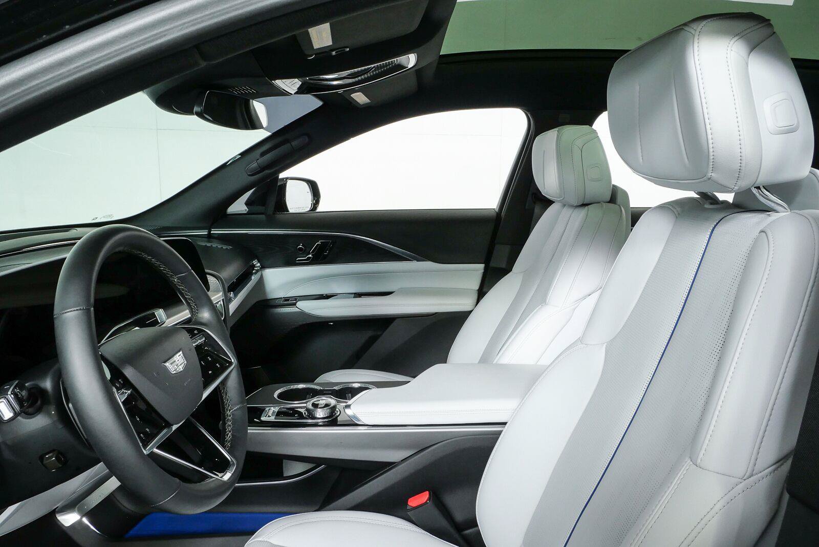 Certified 2024 Cadillac Lyriq Sport RWD image 5