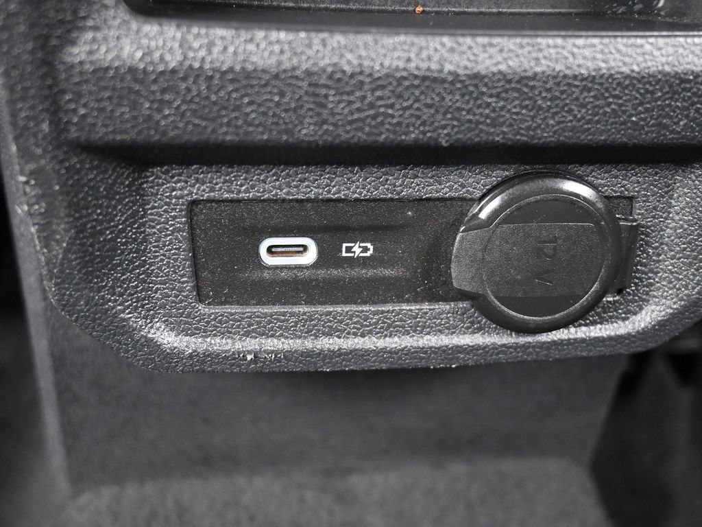 Used 2022 Volkswagen Tiguan SEL R-Line image 38