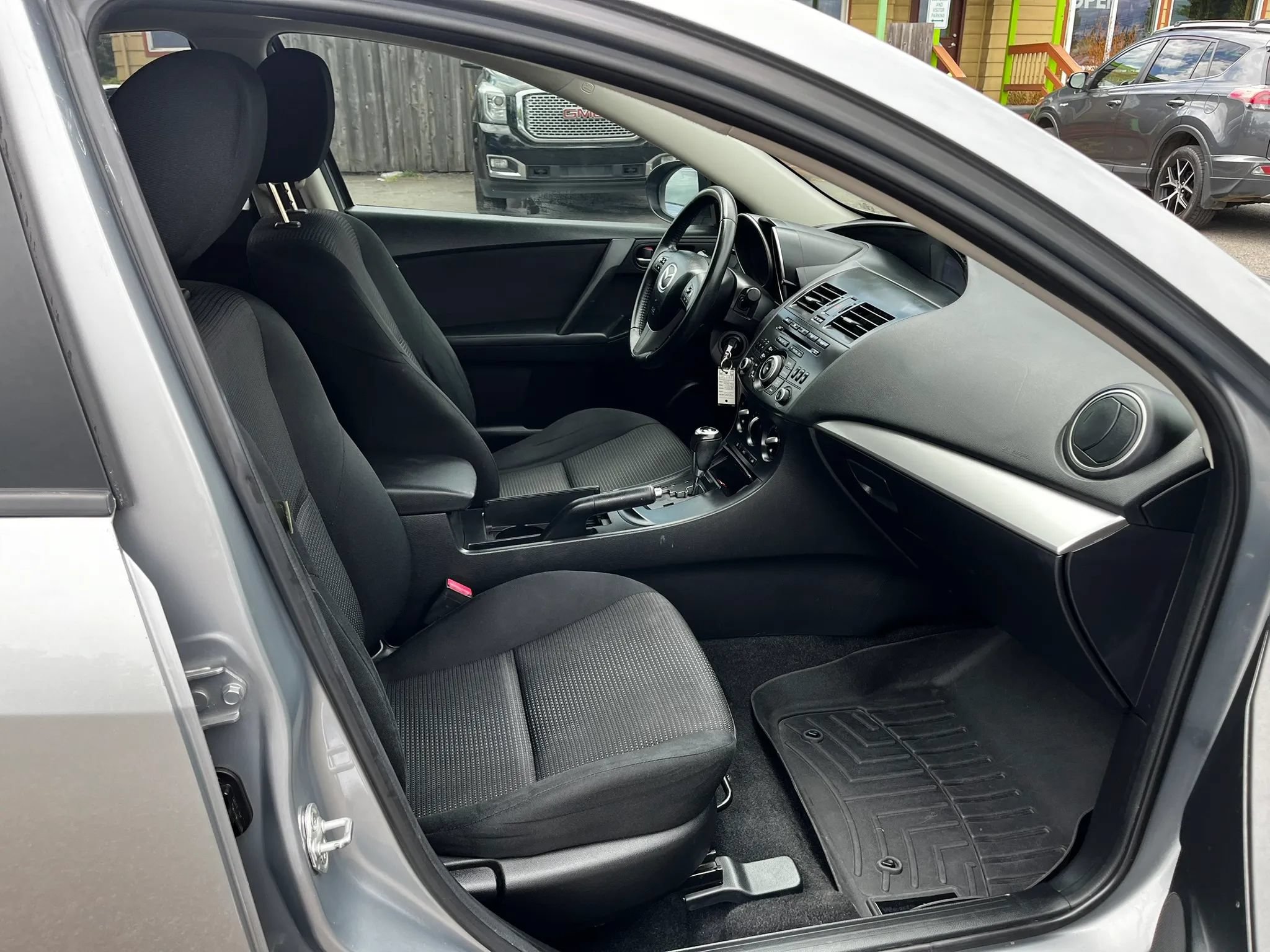 Used 2012 MAZDA MAZDA3 i Touring FWD image 15