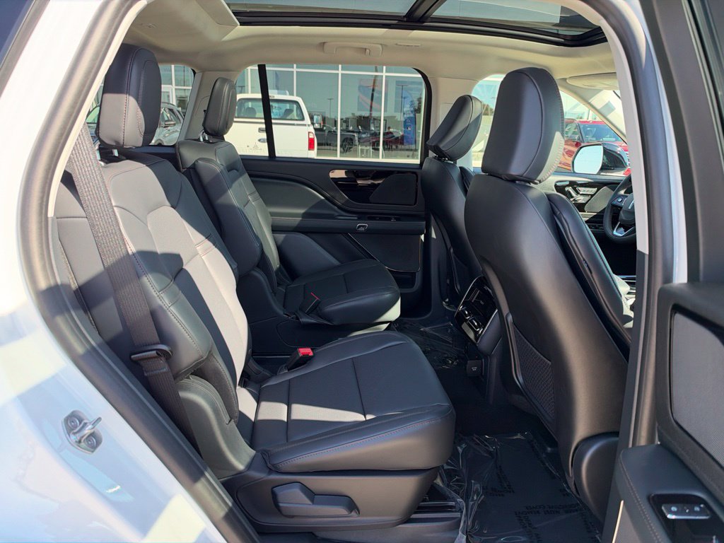 New 2027 Lincoln Aviator AWD image 33