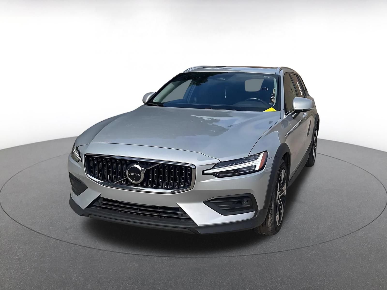 Used 2025 Volvo V60 B5 Cross Country Plus AWD/4WD image 7