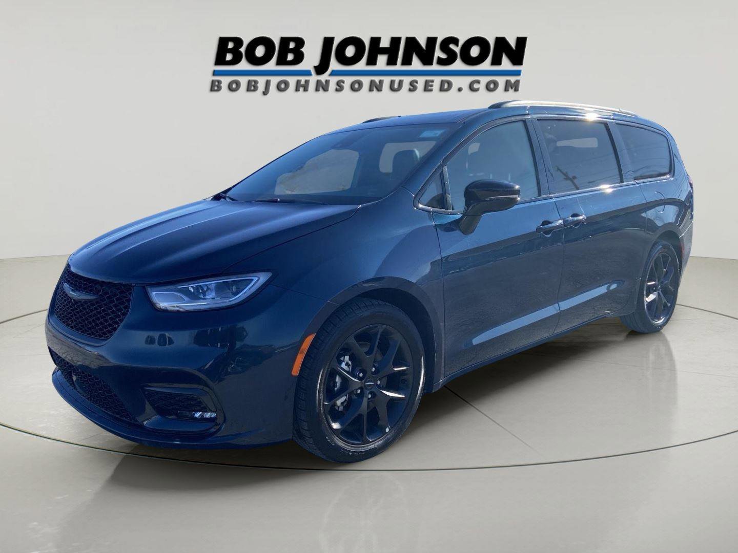 Used 2025 Chrysler Pacifica Limited image 21