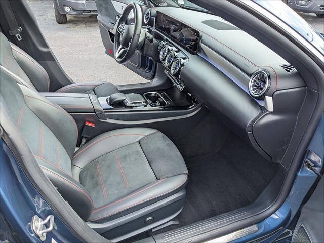 Used 2023 Mercedes-Benz CLA 250 image 17