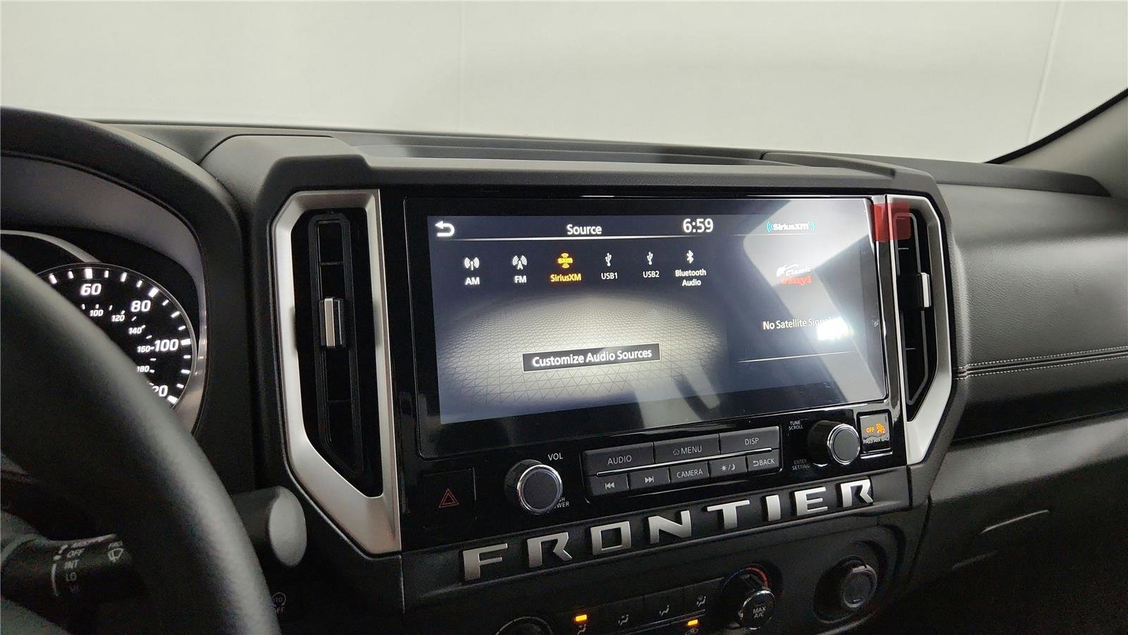 Certified 2025 Nissan Frontier SV image 29