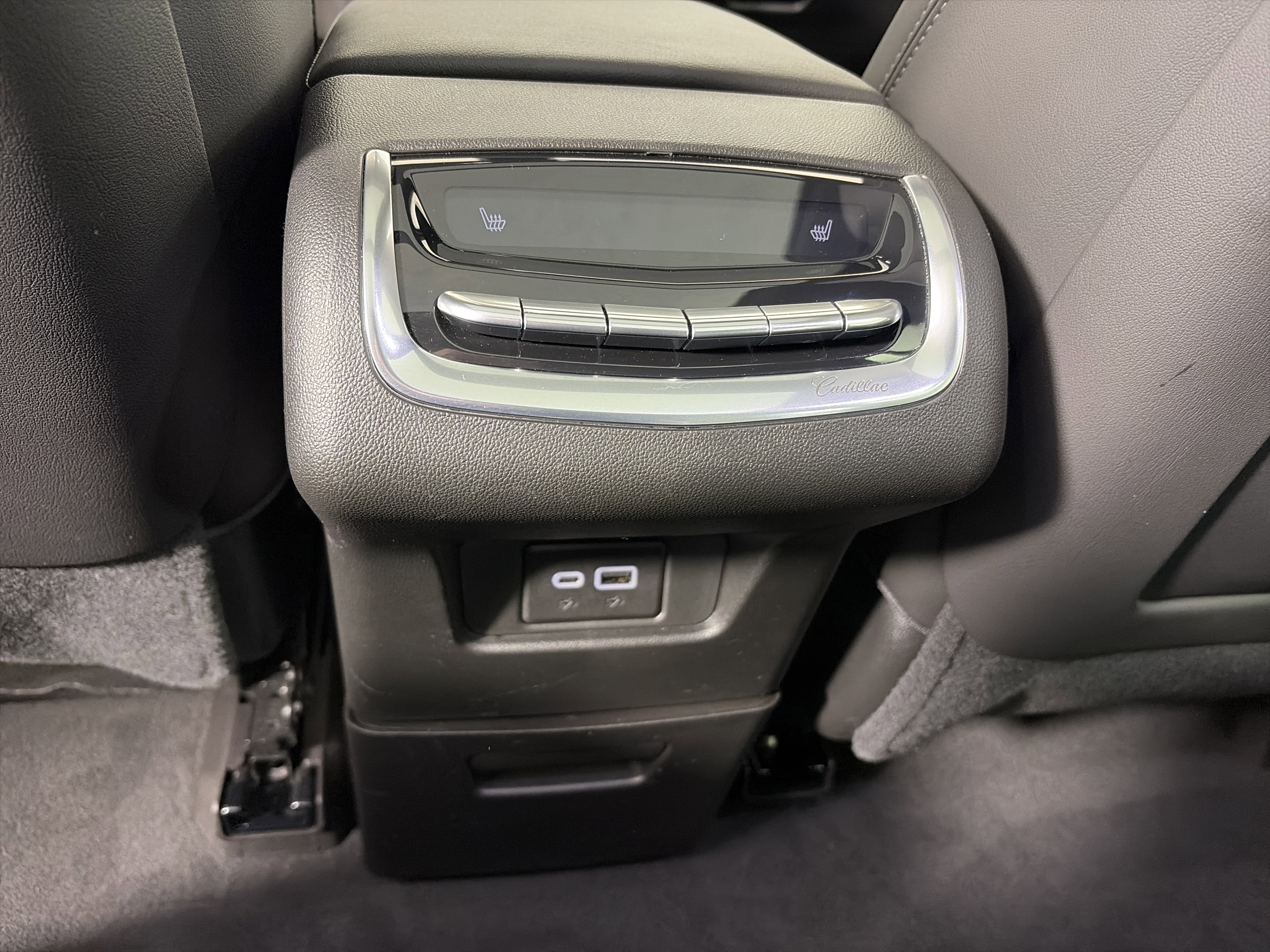 Certified 2024 Cadillac XT6 Sport w/ Technology Package image 22