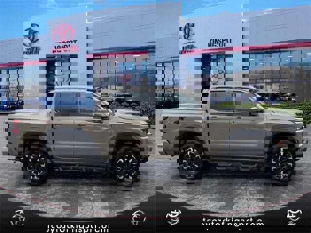 Used 2023 Nissan Frontier PRO-4X w/ Pro Convenience Package image 6