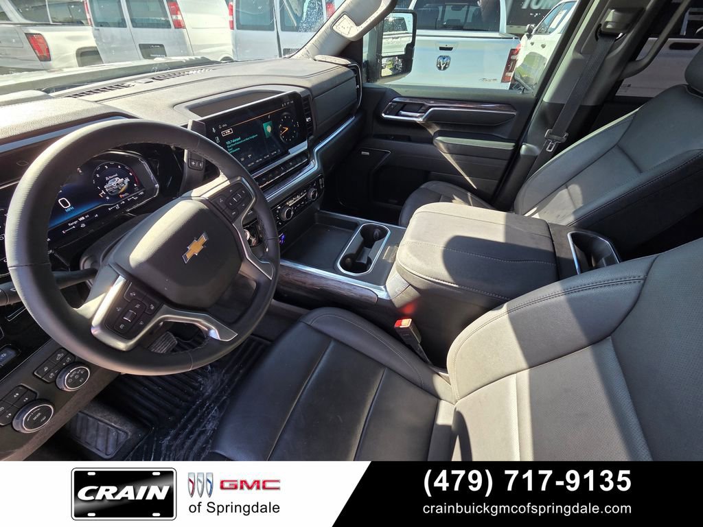 Used 2025 Chevrolet Silverado 3500 LTZ w/ LTZ Plus Package AWD/4WD image 9