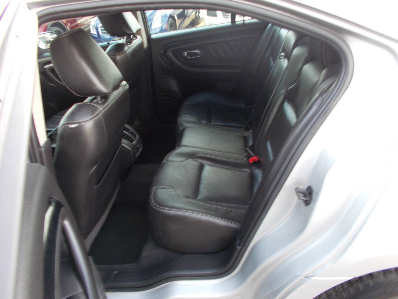 Used 2010 Ford Taurus Limited image 16