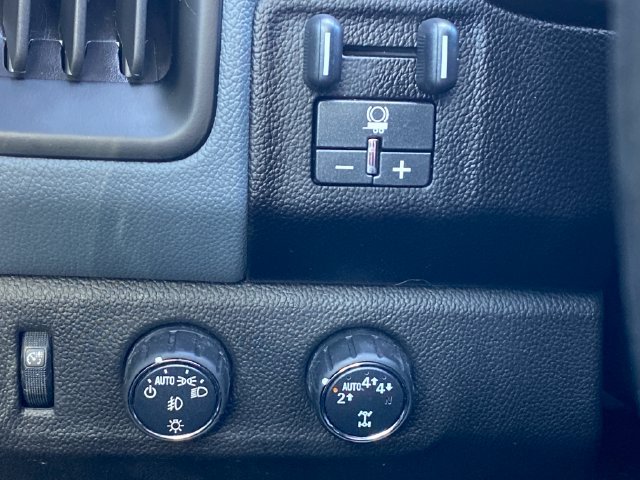Used 2021 Chevrolet Colorado Z71 w/ Safety Package AWD/4WD image 14