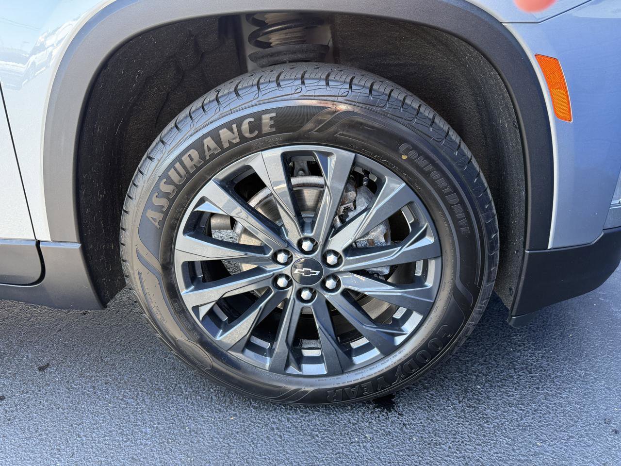 Used 2023 Chevrolet Traverse RS w/ LPO, Floor Liner Package AWD/4WD image 28