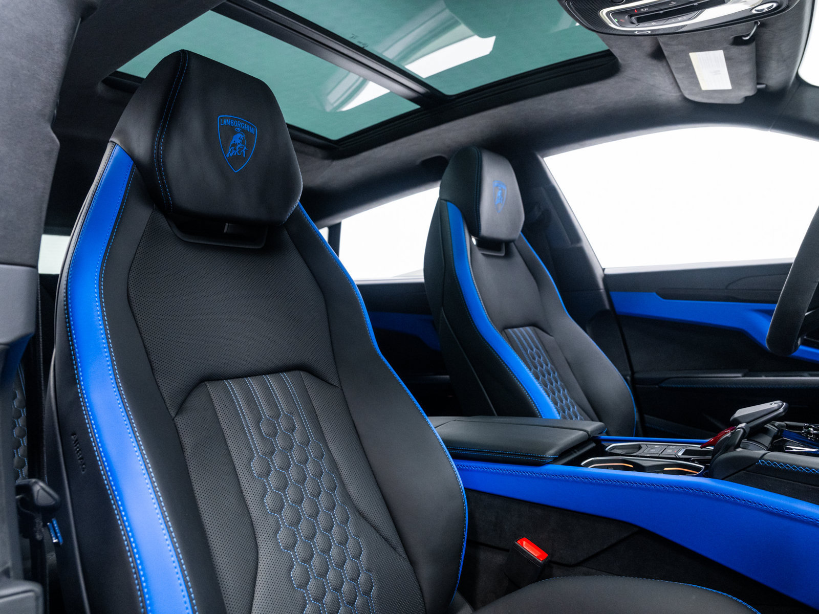 Used 2025 Lamborghini Urus SE AWD/4WD image 64