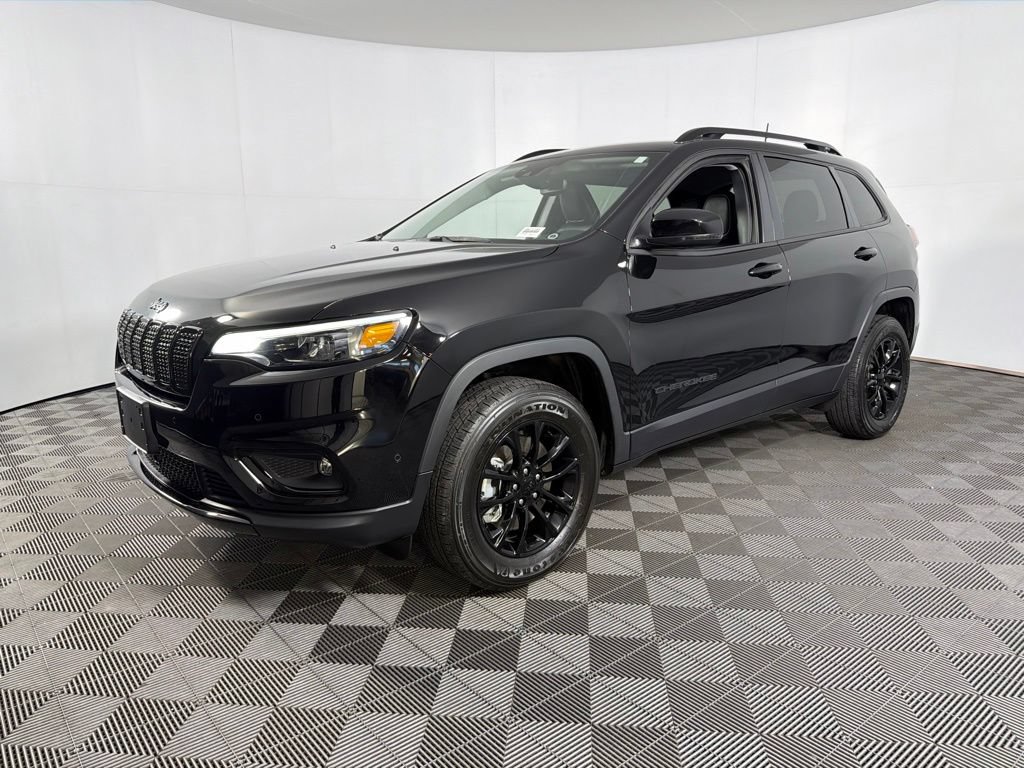 Used 2023 Jeep Cherokee Altitude Lux w/ Mopar Interior Package AWD/4WD image 3