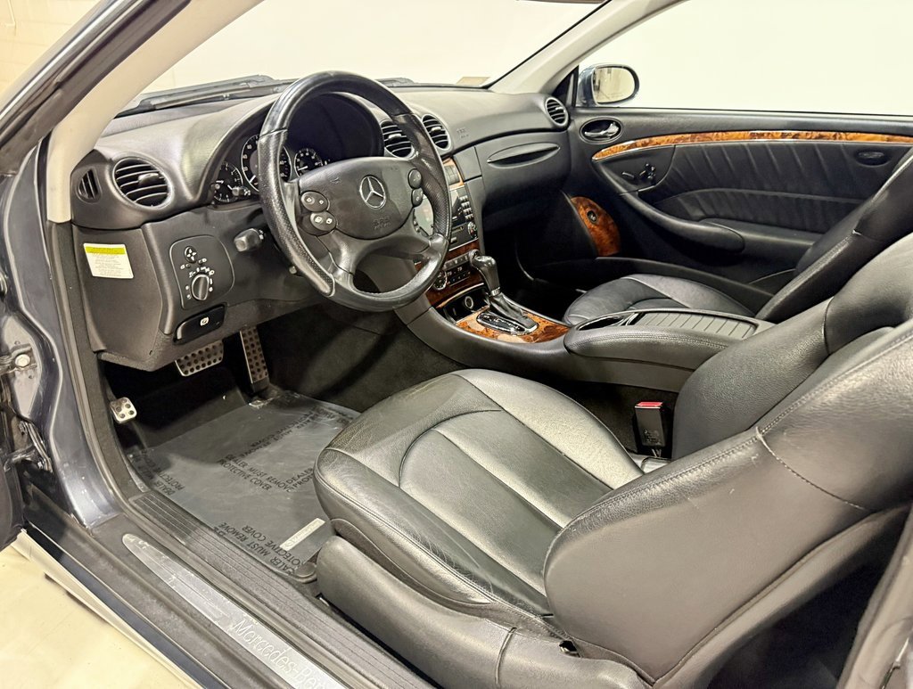 Used 2009 Mercedes-Benz CLK 350 Coupe image 24