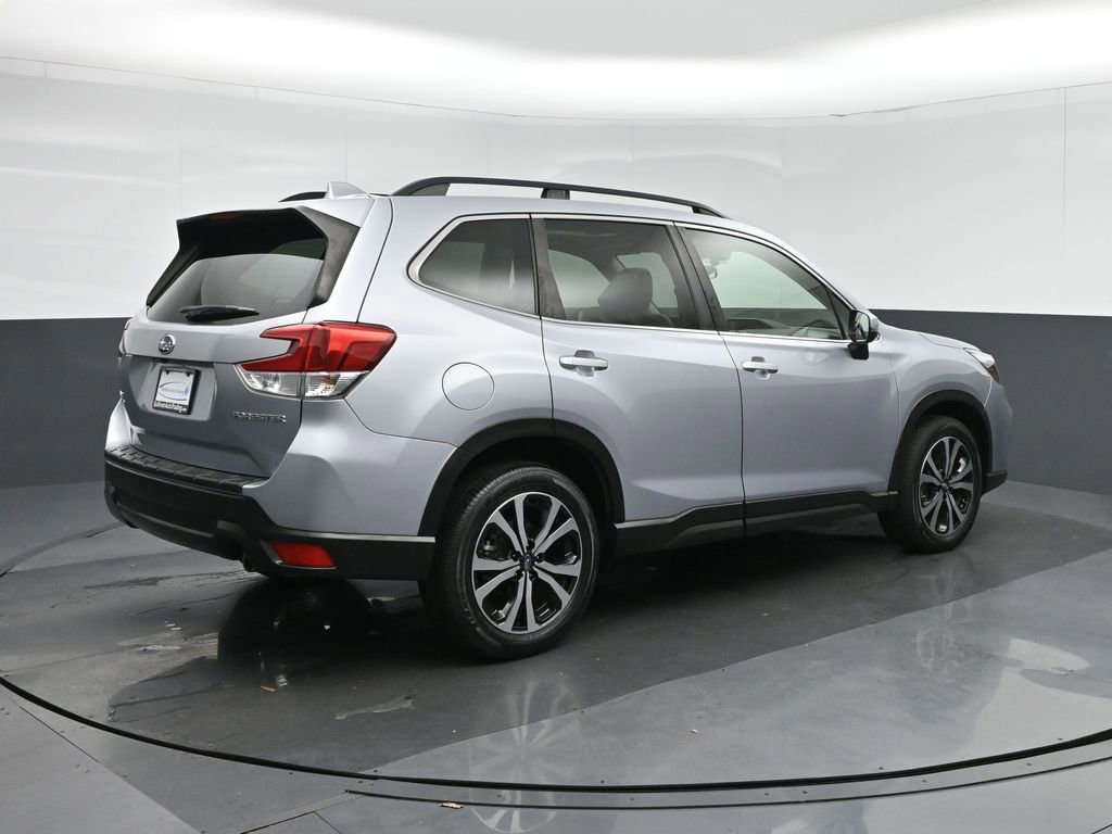 Used 2020 Subaru Forester Limited image 7