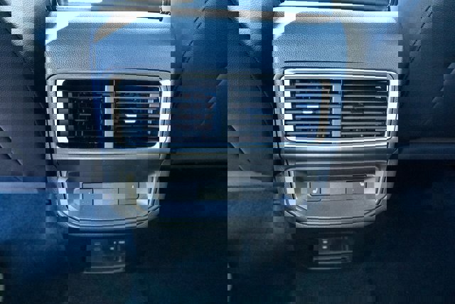 New 2026 Volkswagen Atlas Cross Sport SEL R-Line image 32