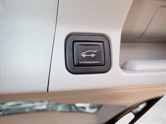 Used 2020 GMC Acadia SLT w/ Driver Alert Package II AWD/4WD image 9
