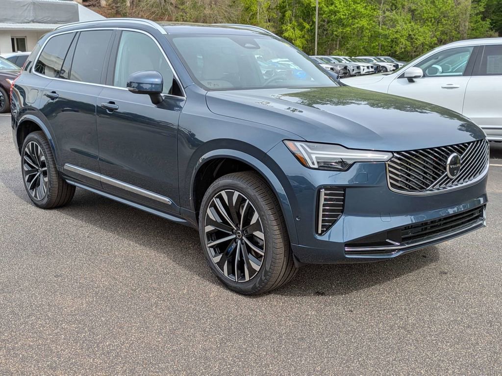 New 2026 Volvo XC90 B5 Plus w/ Protection Package Premier image 8
