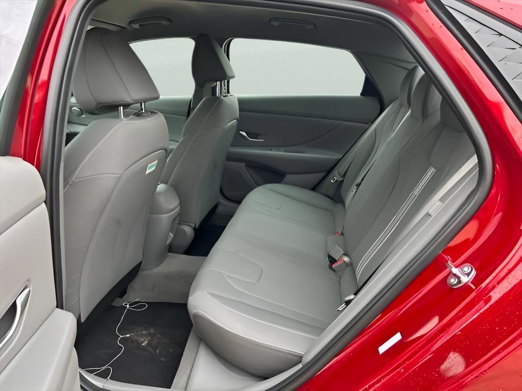 Used 2025 Hyundai Elantra Sport image 27