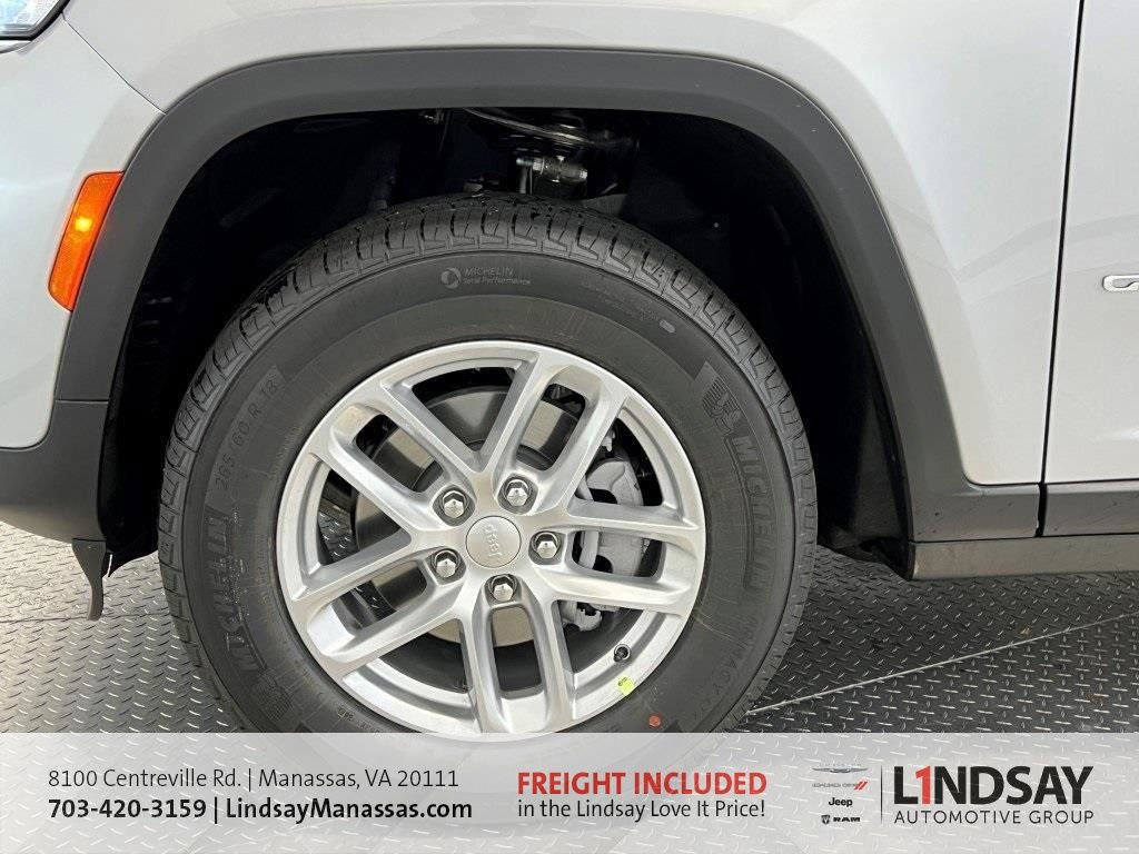 New 2025 Jeep Grand Cherokee Laredo w/ Luxury Tech Group I image 10