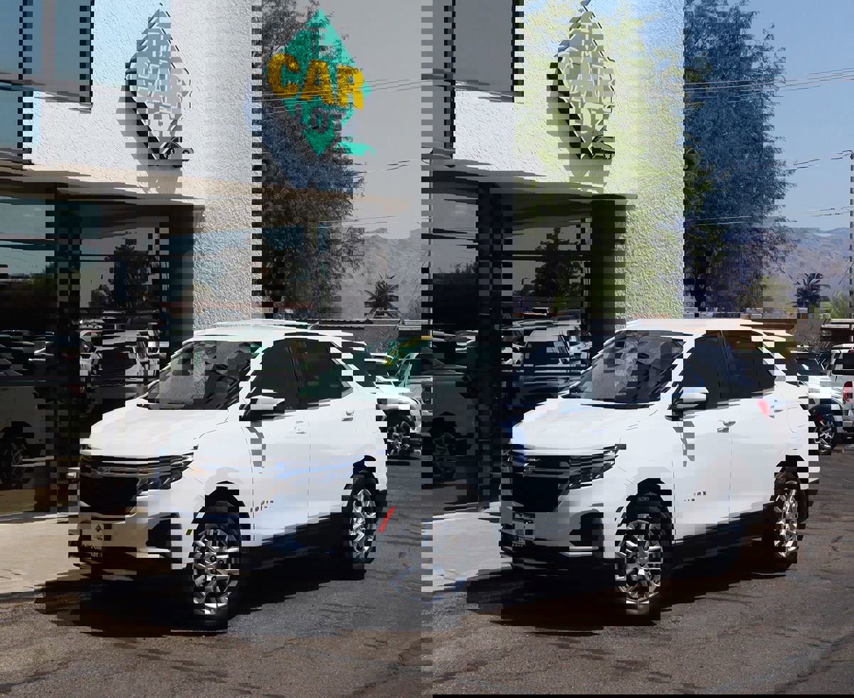 Used 2024 Chevrolet Equinox LT image 2