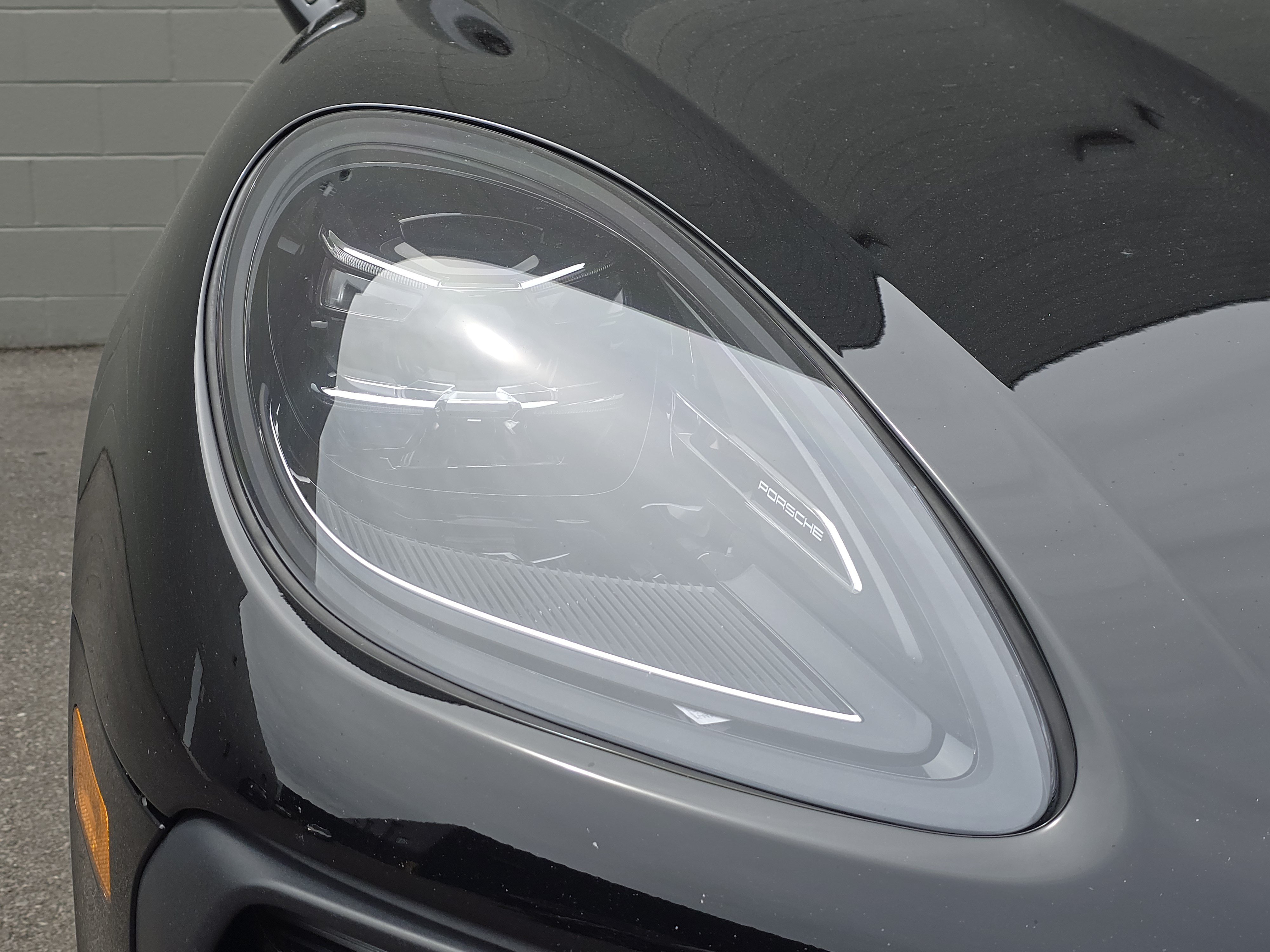 Certified 2023 Porsche Macan AWD/4WD image 15