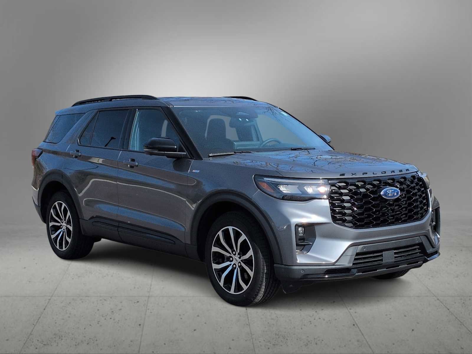 Used 2026 Ford Explorer ST-Line image 2