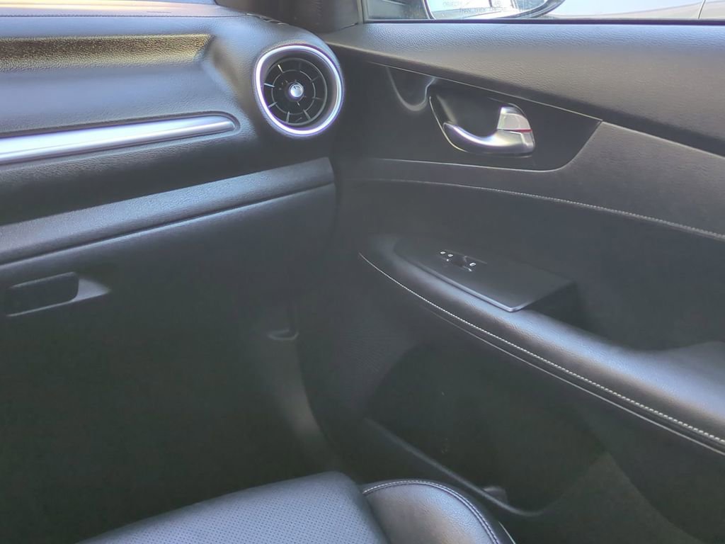 Used 2022 Kia Forte GT-Line w/ GT-Line Premium Package image 18