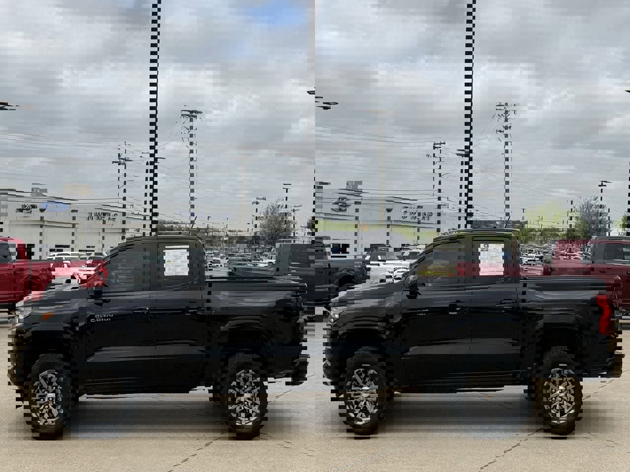 Used 2023 Chevrolet Colorado LT image 3