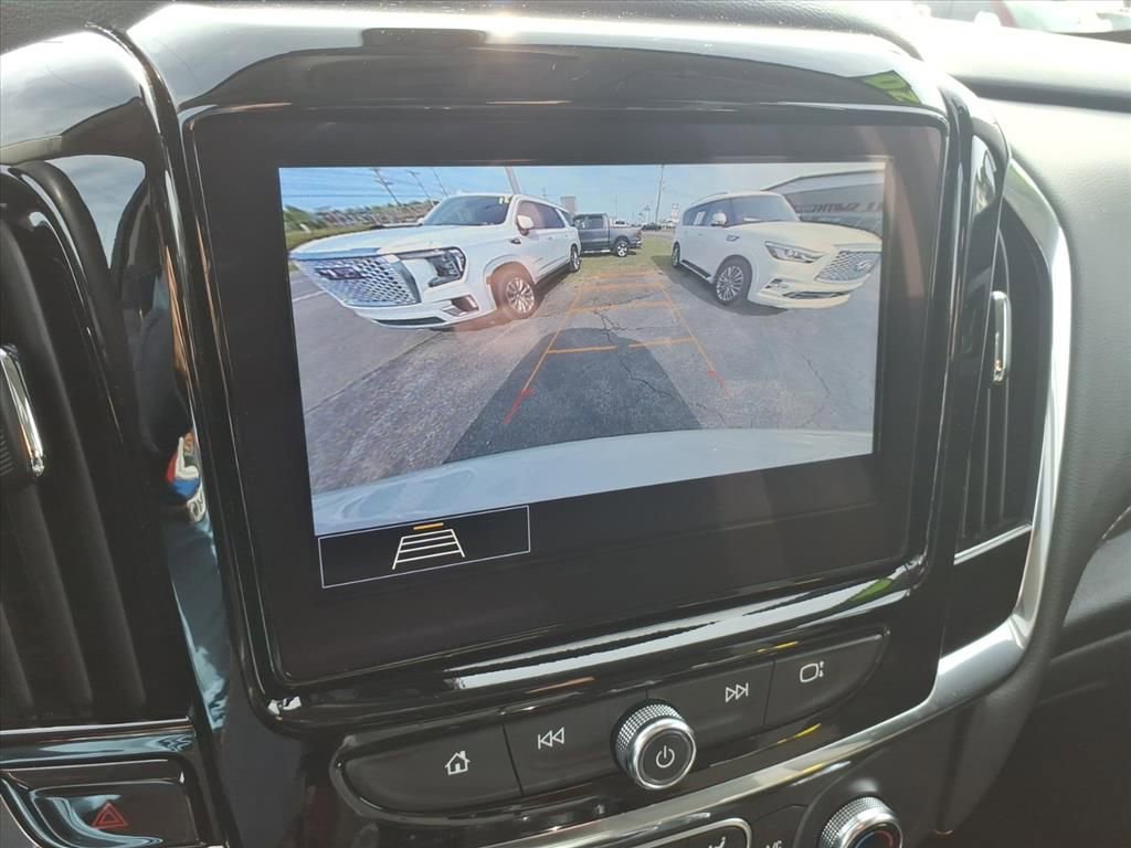 Used 2020 Chevrolet Traverse LT image 22