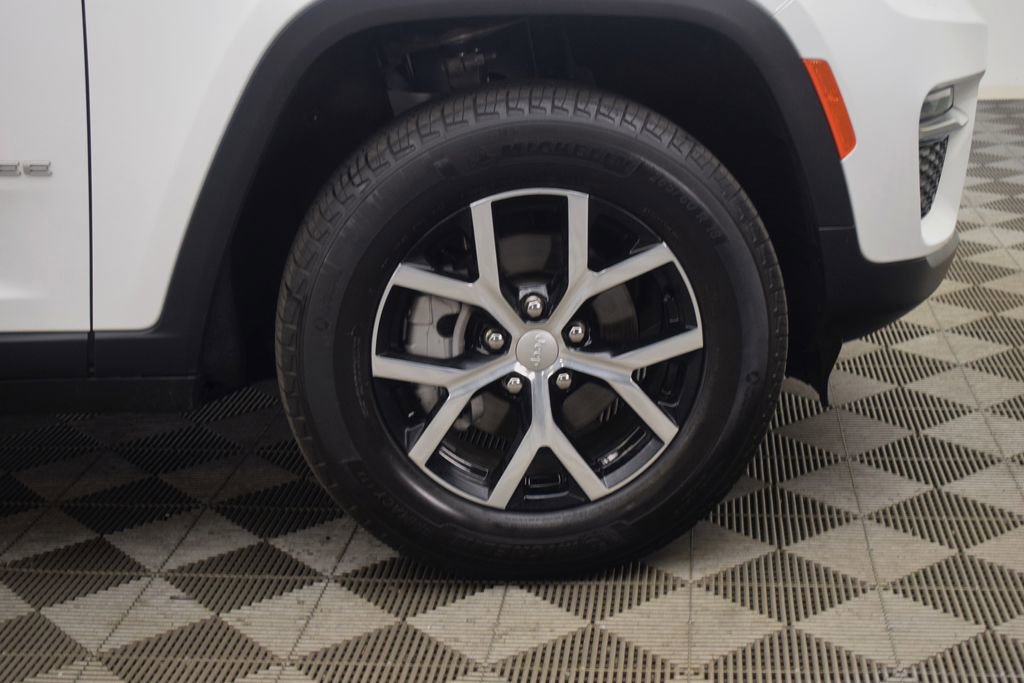 Used 2025 Jeep Grand Cherokee Limited image 33