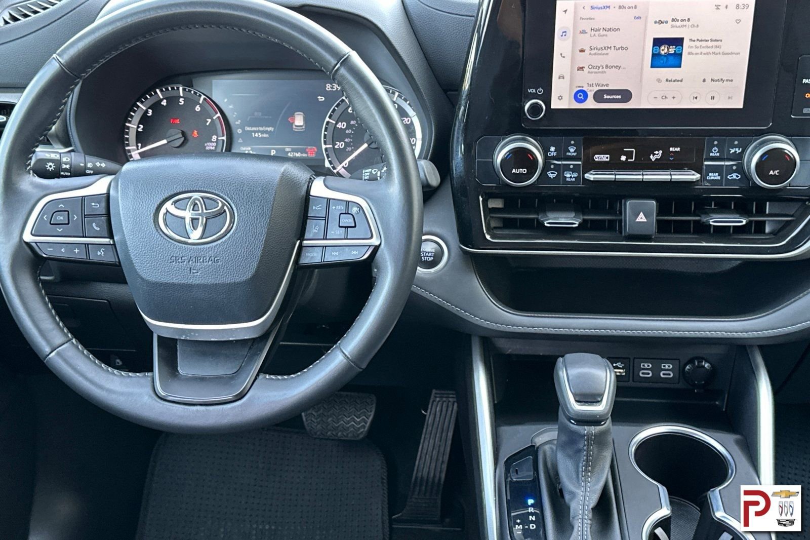 Used 2024 Toyota Highlander LE AWD/4WD image 19