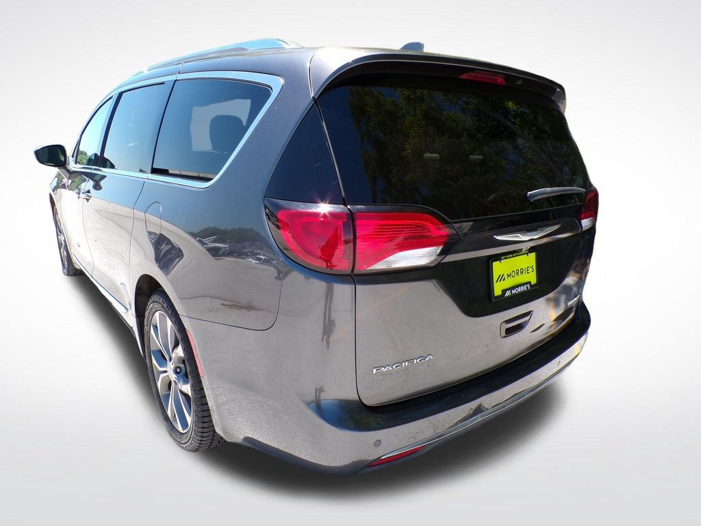 Used 2017 Chrysler Pacifica Limited FWD image 4