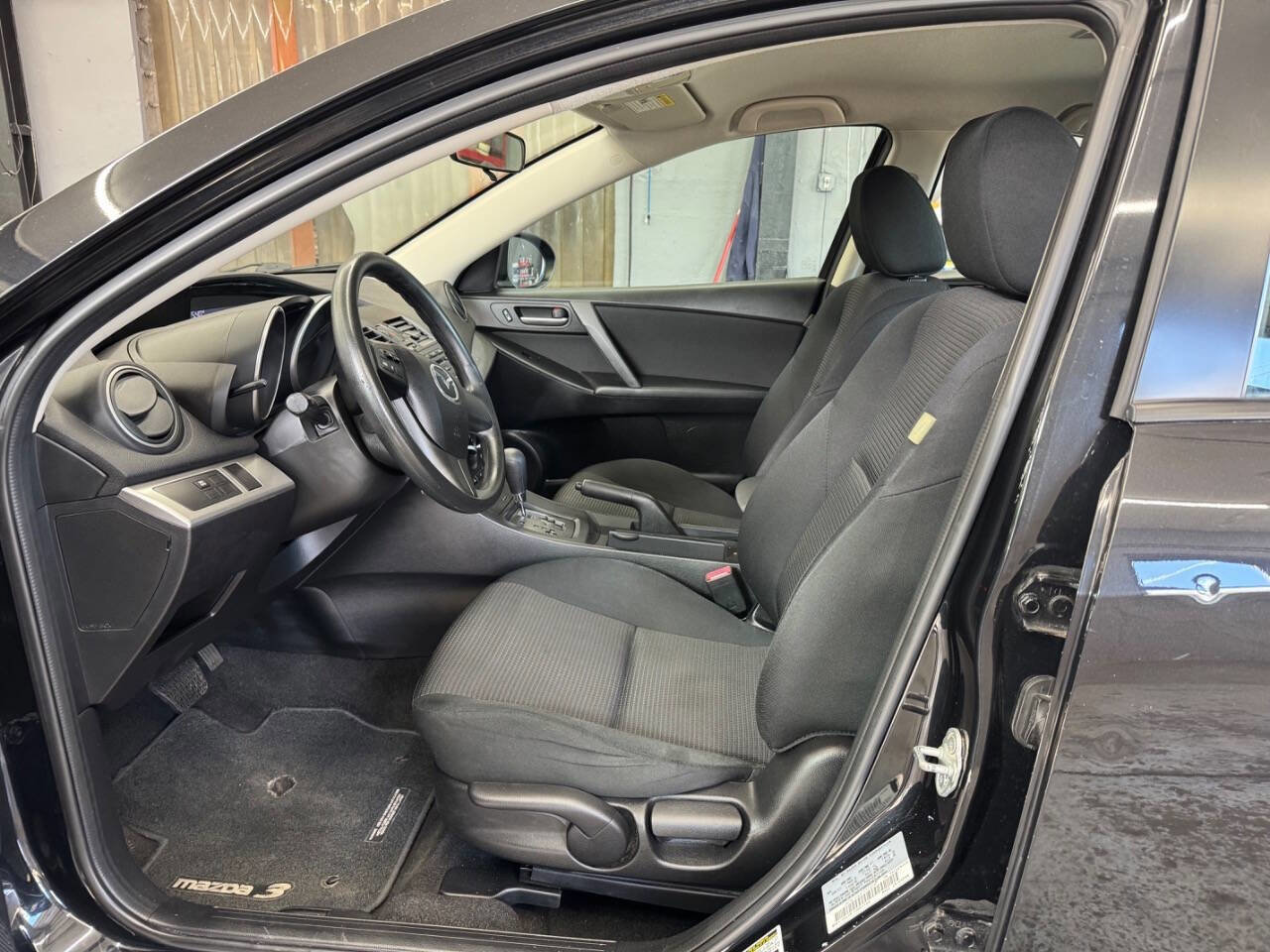 Used 2012 MAZDA MAZDA3 i Sport FWD image 14