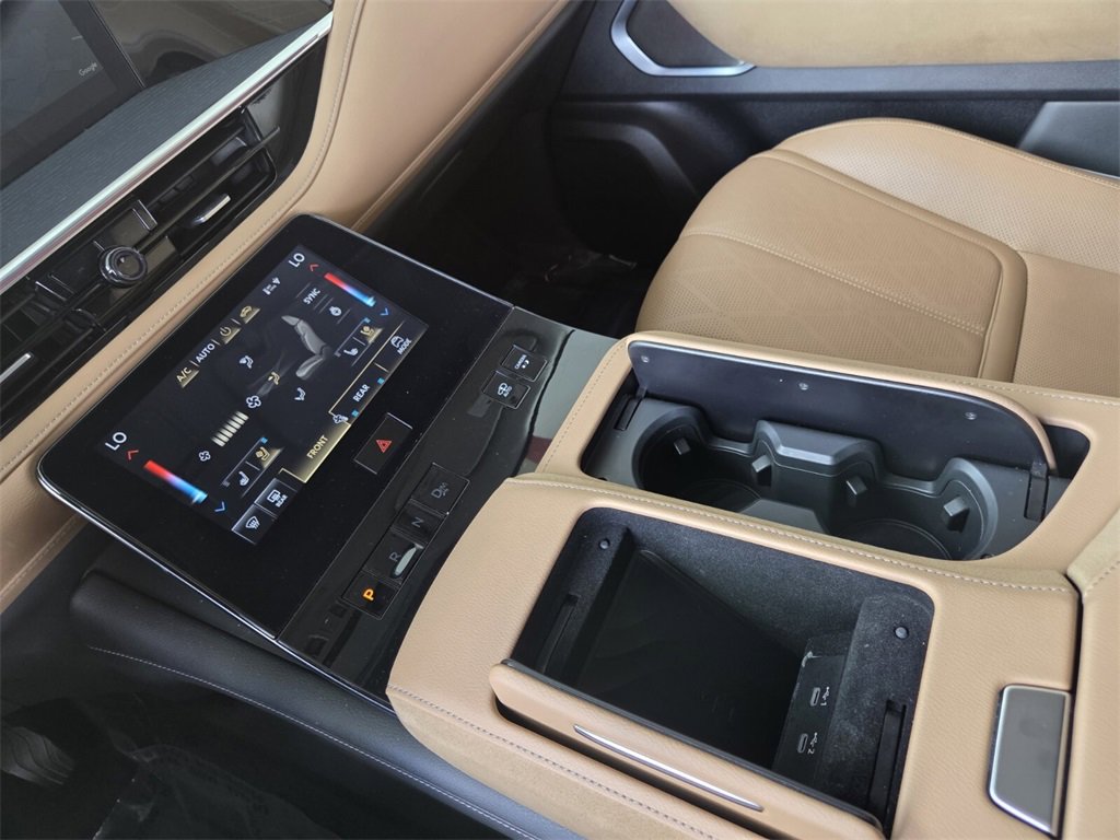 Used 2025 INFINITI QX80 Sensory image 29