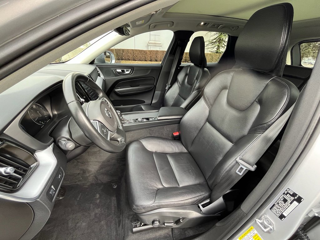 Used 2020 Volvo XC60 T6 Momentum image 17