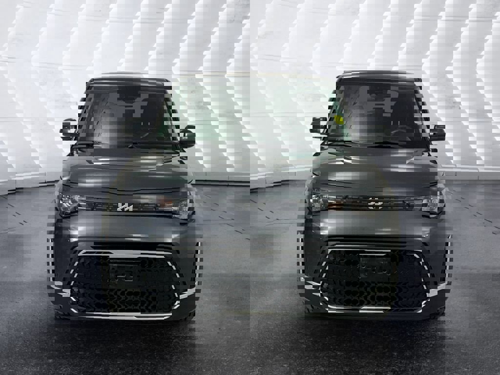 Used 2023 Kia Soul S FWD image 2