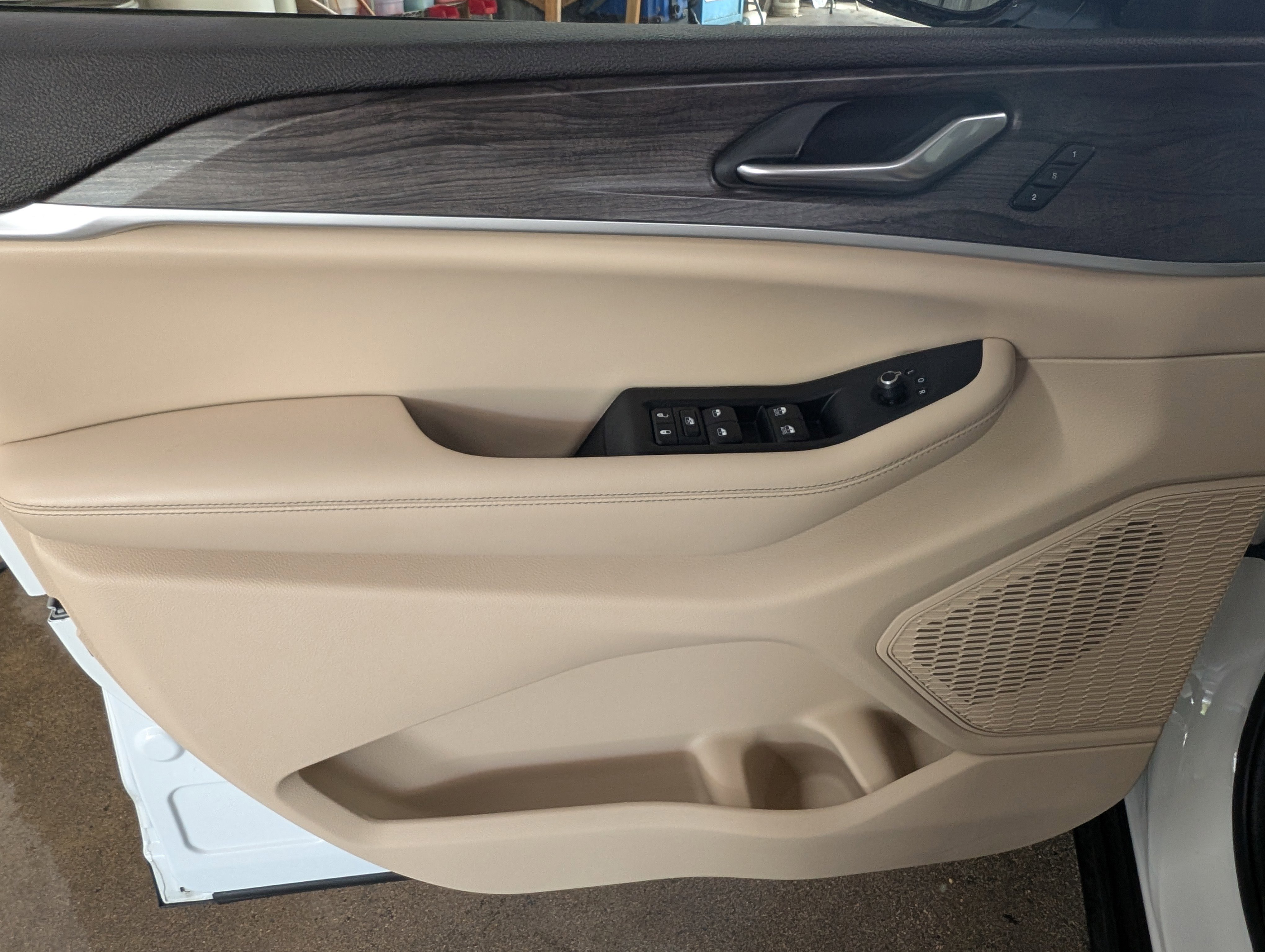 Used 2023 Jeep Grand Cherokee Limited image 10